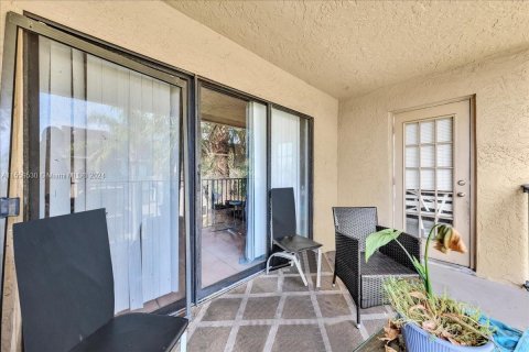 Condominio en venta en Coral Springs, Florida, 3 dormitorios, 117.34 m2 № 1103702 - foto 9