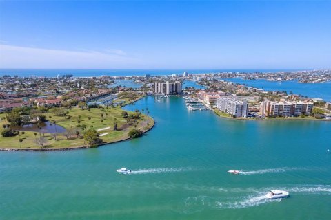 Copropriété à vendre à Treasure Island, Floride: 2 chambres, 98.94 m2 № 1343244 - photo 1