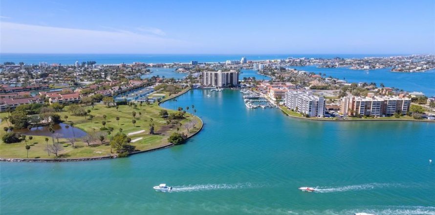 Condo à Treasure Island, Floride, 2 chambres  № 1343244