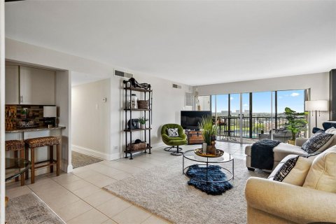 Condo in Treasure Island, Florida, 2 bedrooms  № 1343244 - photo 6