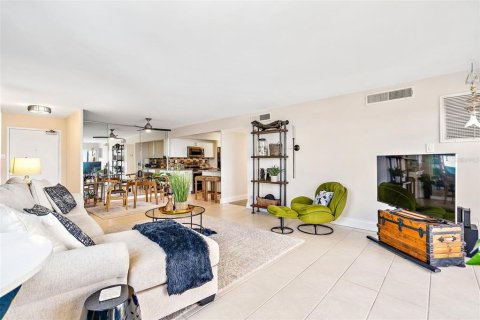 Condominio en venta en Treasure Island, Florida, 2 dormitorios, 98.94 m2 № 1343244 - foto 21