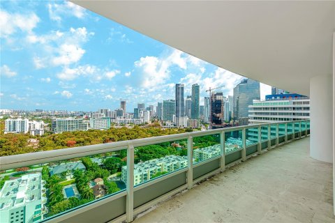 Condo in Miami, Florida, 2 bedrooms  № 1395081 - photo 17