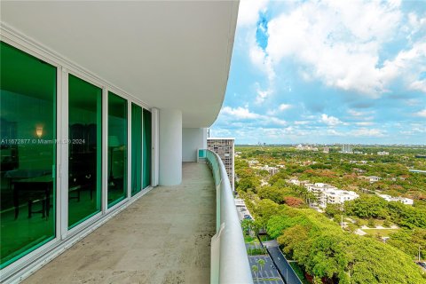 Condo in Miami, Florida, 2 bedrooms  № 1395081 - photo 16