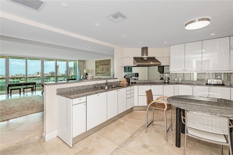 Copropriété à vendre à Miami, Floride: 2 chambres, 195.09 m2 № 1395081 - photo 6