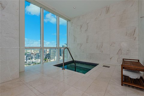 Copropriété à vendre à Miami, Floride: 2 chambres, 195.09 m2 № 1395081 - photo 4