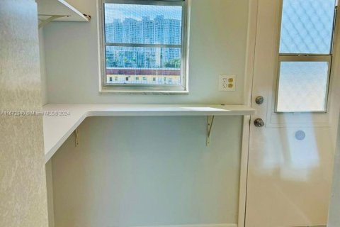 Condominio en venta en Aventura, Florida, 1 dormitorio, 71.35 m2 № 1395083 - foto 6