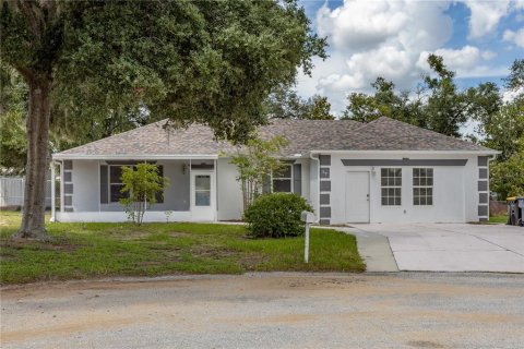 House in Davenport, Florida 4 bedrooms, 155.7 sq.m. № 1302568 - photo 1