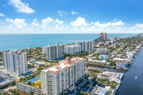 Condo in Fort Lauderdale, Florida, 1 bedroom  № 1011531 - photo 25