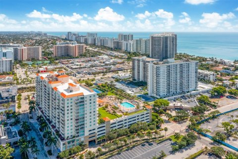 Condo in Fort Lauderdale, Florida, 1 bedroom  № 1011531 - photo 24