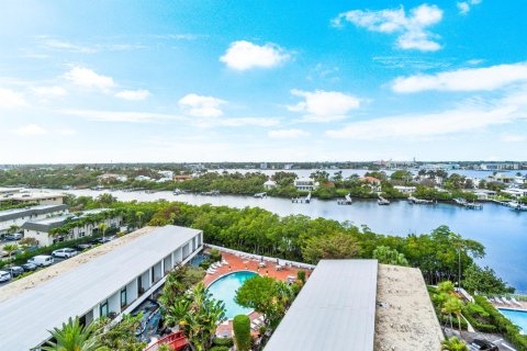 Condo in Palm Beach, Florida, 2 bedrooms  № 972940 - photo 10