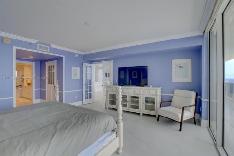 Condominio en venta en Hallandale Beach, Florida, 3 dormitorios, 191.84 m2 № 513424 - foto 17