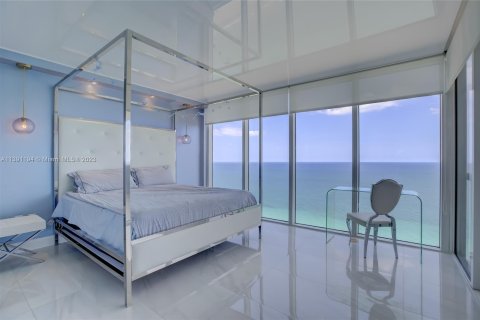 Condominio en venta en Hallandale Beach, Florida, 3 dormitorios, 191.84 m2 № 513424 - foto 21