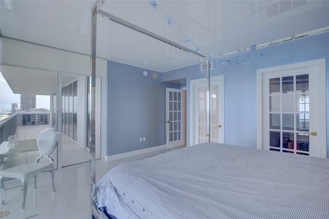Condominio en venta en Hallandale Beach, Florida, 3 dormitorios, 191.84 m2 № 513424 - foto 23