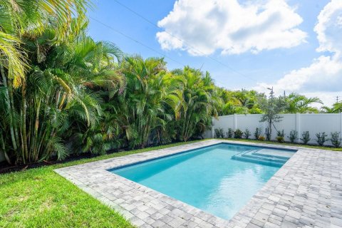 House in Fort Lauderdale, Florida 4 bedrooms, 234.67 sq.m. № 775937 - photo 3