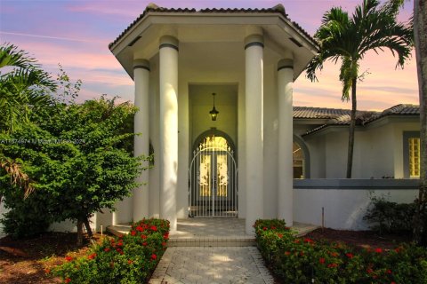 Casa en venta en Coral Springs, Florida, 5 dormitorios, 315.87 m2 № 1398346 - foto 26