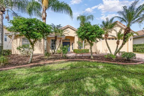 Villa ou maison à vendre à Kissimmee, Floride: 4 chambres, 245.54 m2 № 1349467 - photo 3