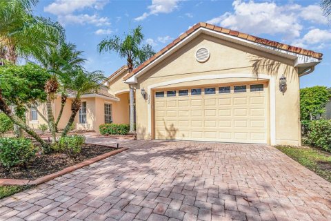 Villa ou maison à vendre à Kissimmee, Floride: 4 chambres, 245.54 m2 № 1349467 - photo 4