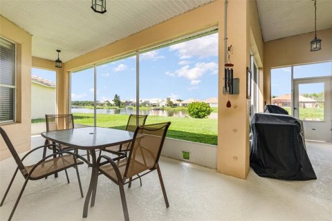 Villa ou maison à vendre à Kissimmee, Floride: 4 chambres, 245.54 m2 № 1349467 - photo 29