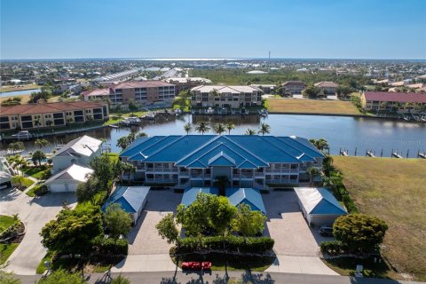 Copropriété à vendre à Punta Gorda, Floride: 2 chambres, 155.15 m2 № 1349400 - photo 1