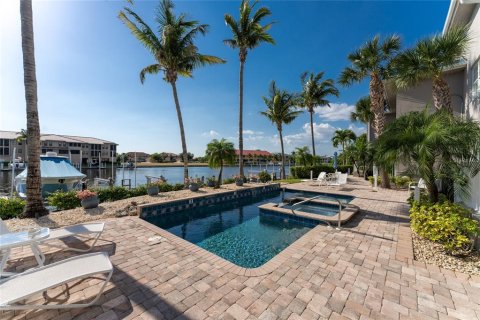 Condominio en venta en Punta Gorda, Florida, 2 dormitorios, 155.15 m2 № 1349400 - foto 3