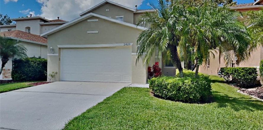 House in Wesley Chapel, Florida 3 bedrooms, 209.96 sq.m. № 1349468