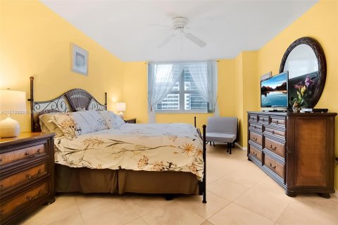 Купить кондоминиум в Халландейл-Бич, Флорида 2 спальни, 111.48м2, № 1128632 - фото 26