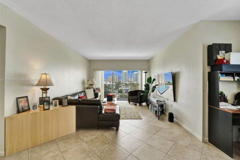 Condominio en venta en Sunny Isles Beach, Florida, 2 dormitorios, 125.42 m2 № 1080956 - foto 9