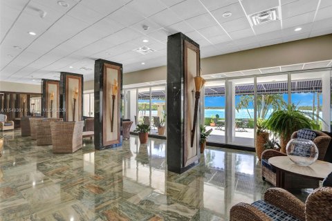 Copropriété à vendre à Sunny Isles Beach, Floride: 2 chambres, 125.42 m2 № 1080956 - photo 4