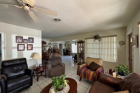 House in Fort Lauderdale, Florida 3 bedrooms, 146.51 sq.m. № 1099832 - photo 14