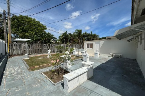 House in Fort Lauderdale, Florida 3 bedrooms, 146.51 sq.m. № 1099832 - photo 2