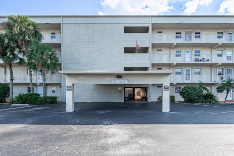 Condo in Boynton Beach, Florida, 1 bedroom  № 1176621 - photo 1