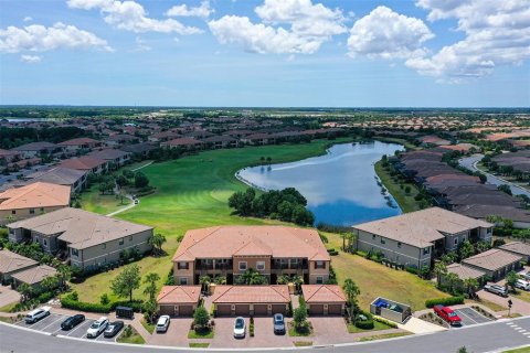 Copropriété à louer à Bradenton, Floride: 2 chambres, 141.95 m2 № 248956 - photo 1