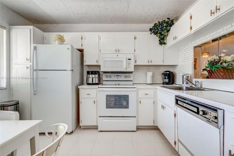 Condominio en venta en Lauderhill, Florida, 2 dormitorios, 99.41 m2 № 1127486 - foto 8
