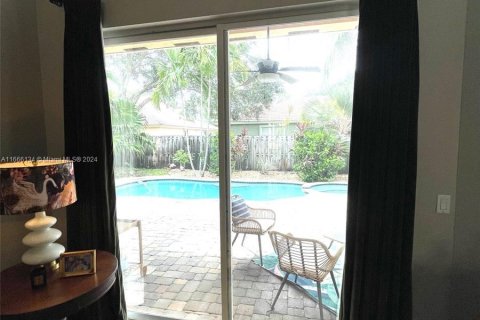 Villa ou maison à vendre à Pembroke Pines, Floride: 5 chambres, 262.82 m2 № 1381986 - photo 19