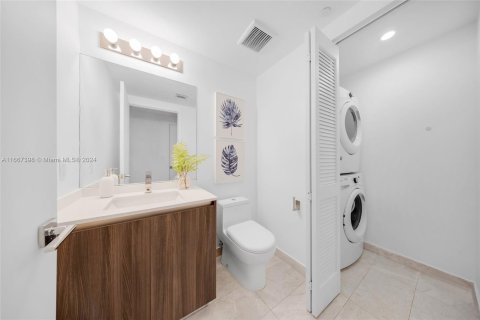 Condo in Miami, Florida, 3 bedrooms  № 1382033 - photo 30