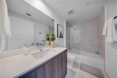 Condo in Miami, Florida, 3 bedrooms  № 1382033 - photo 26