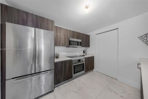 Condo in Miami, Florida, 3 bedrooms  № 1382033 - photo 21