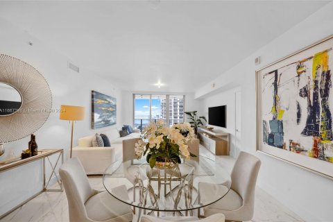 Condo in Miami, Florida, 3 bedrooms  № 1382033 - photo 3