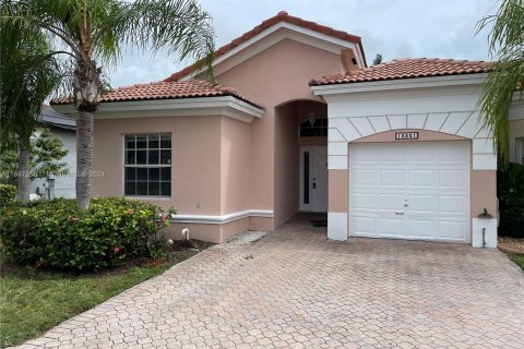 Adosado en venta en Miami, Florida, 3 dormitorios, 122.17 m2 № 1381941 - foto 3