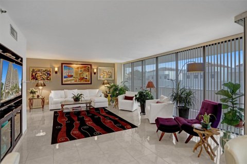 Condominio en venta en Aventura, Florida, 2 dormitorios, 167.22 m2 № 120560 - foto 8