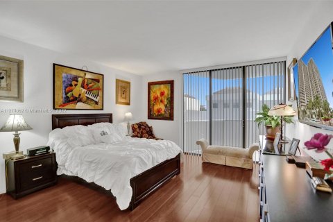 Condominio en venta en Aventura, Florida, 2 dormitorios, 167.22 m2 № 120560 - foto 22