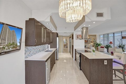 Condominio en venta en Aventura, Florida, 2 dormitorios, 167.22 m2 № 120560 - foto 16
