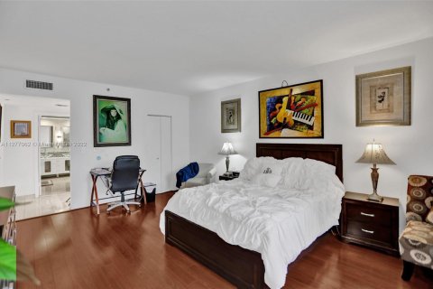 Condominio en venta en Aventura, Florida, 2 dormitorios, 167.22 m2 № 120560 - foto 23