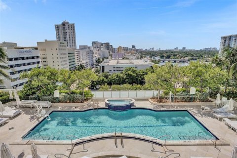 Condo in Miami Beach, Florida, 2 bedrooms  № 75447 - photo 28