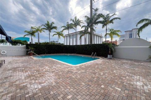 Copropriété à vendre à Miami, Floride: 2 chambres, 103.12 m2 № 1404558 - photo 17