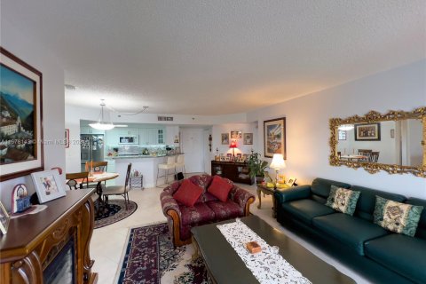 Condo in Miami, Florida, 2 bedrooms  № 1404558 - photo 2