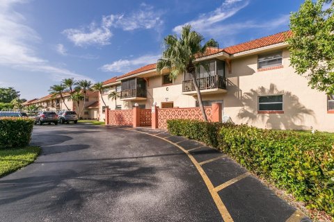 Condominio en venta en Coral Springs, Florida, 2 dormitorios, 102.19 m2 № 666210 - foto 1