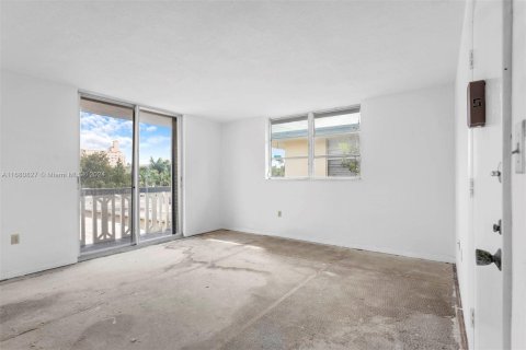 Condominio en venta en Miami Beach, Florida, 1 dormitorio, 49.42 m2 № 1410951 - foto 4