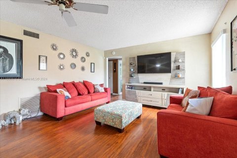 Copropriété à vendre à Greenacres, Floride: 2 chambres, 85.84 m2 № 1410945 - photo 1