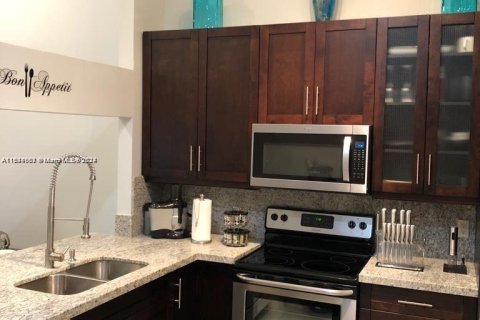 Adosado en venta en Sunrise, Florida, 2 dormitorios, 116.41 m2 № 1328667 - foto 2